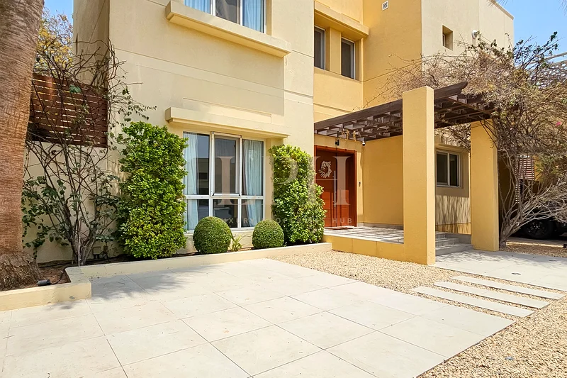 Newly Upgraded | Vacant | Private Pool63917283728257113