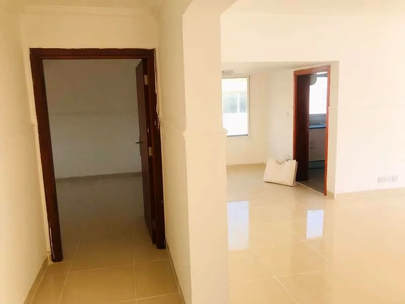 فيلا ممتازة مكونة من 3 غرف نوم مع غرفة خادمة في جميرا63493581330177114