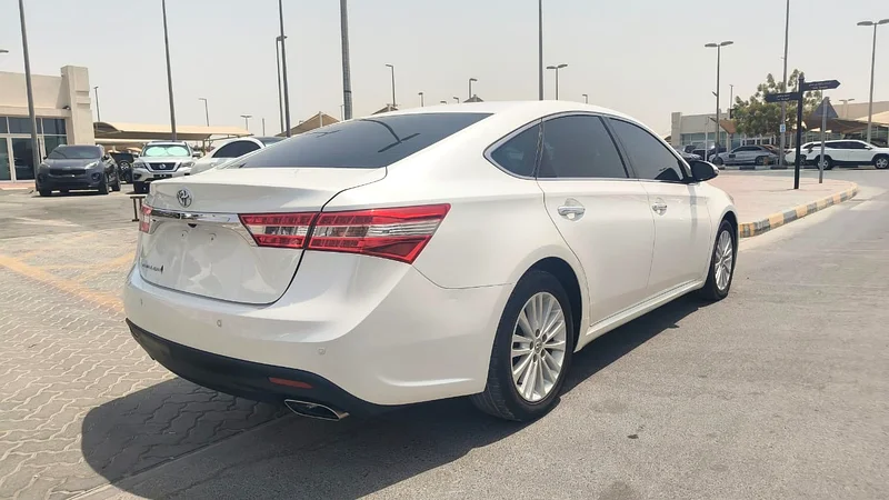 Toyota available in GCC with full options63402408325377114