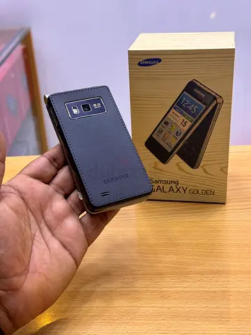Samsung Galaxy Golden: Vintage Flip Phone in Excellent Condition!