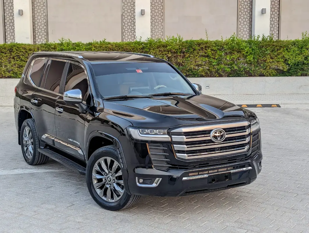 Toyota Land Cruiser 2014 — photo 1 of 20