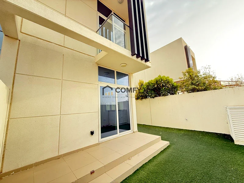 3BED+Maid room| Single Row| Corner Unit63741153534594110