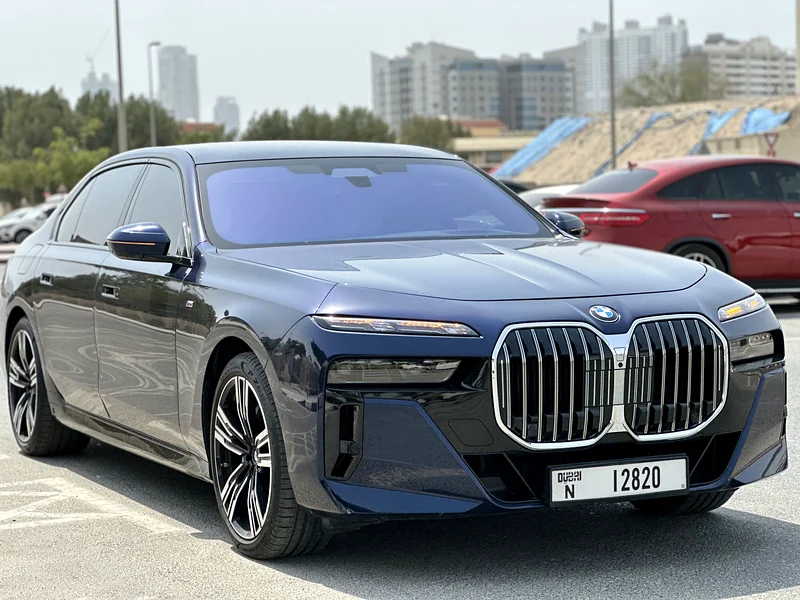 BMW 740i63411930883202111