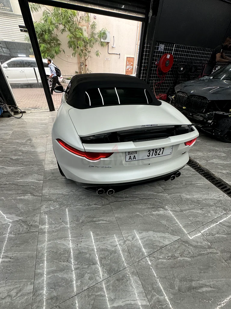 Jaguar F Type V8S white convertible63398482197250111