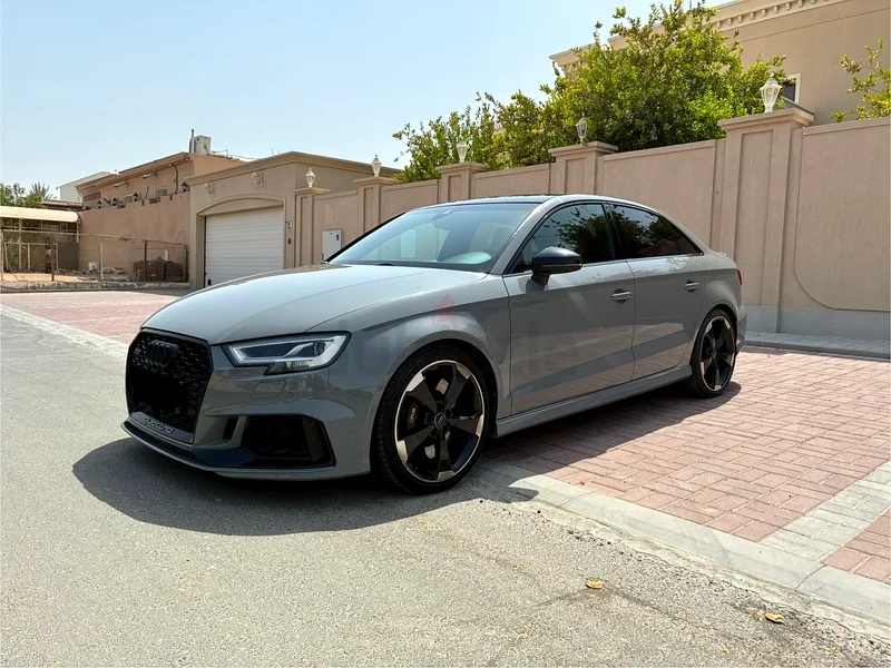 Audi Rs3, No accident , Original paint , low mileage63398610934785111