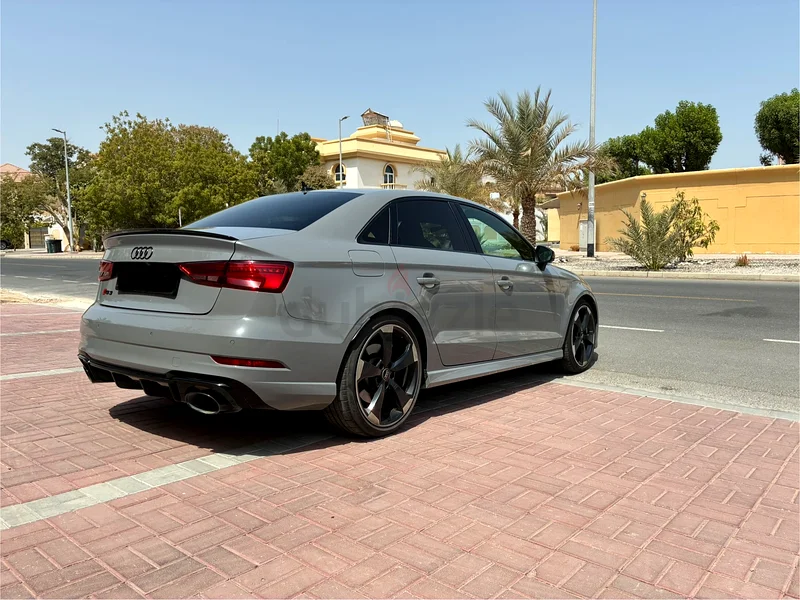 Audi Rs3, No accident , Original paint , low mileage63398610934785113