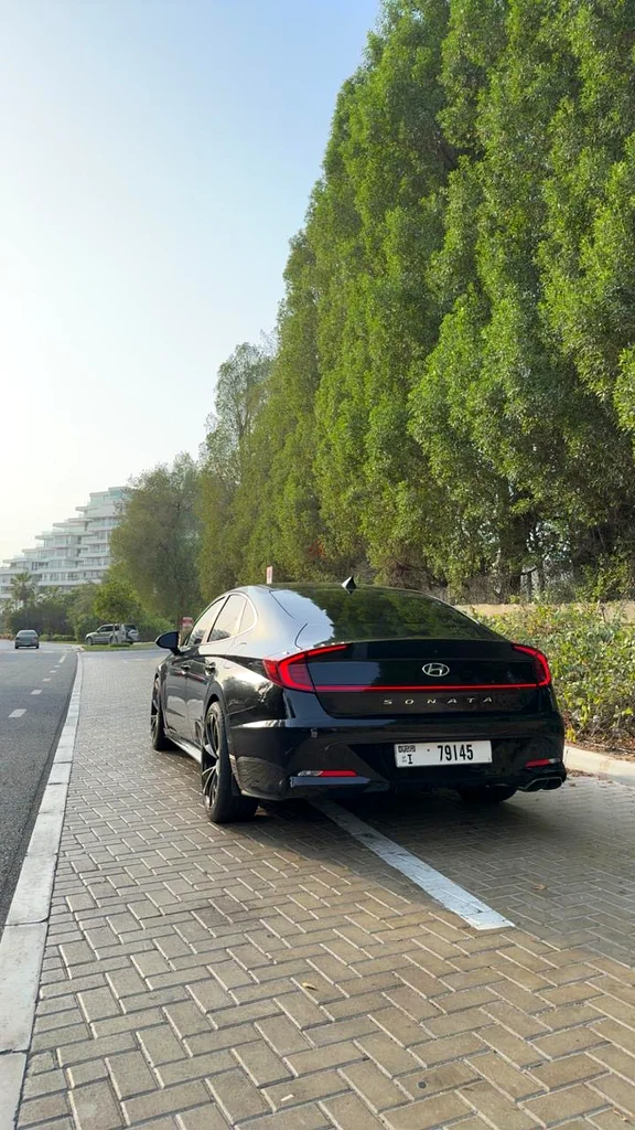 Very clean car well maintain no accident63406912282883111