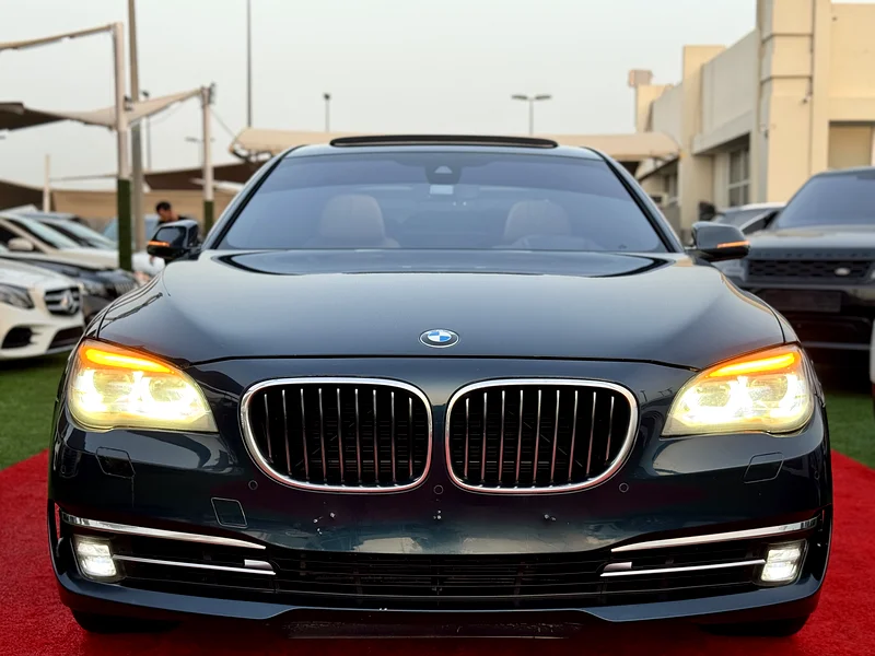 بي ام دبليو 750 X drive كلين تايتل بدون صبغ بحالة الوكالة وسعر عرض ممتاز.63410294704642112
