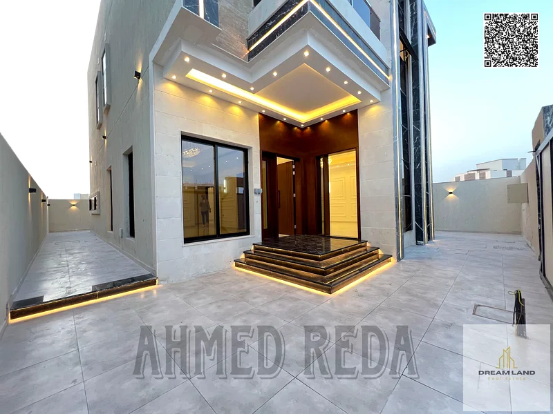 A villa directly from the owner, with personal finishing, on a main street, close to all services, freehold for all nationalities and without a down p63892693090434113