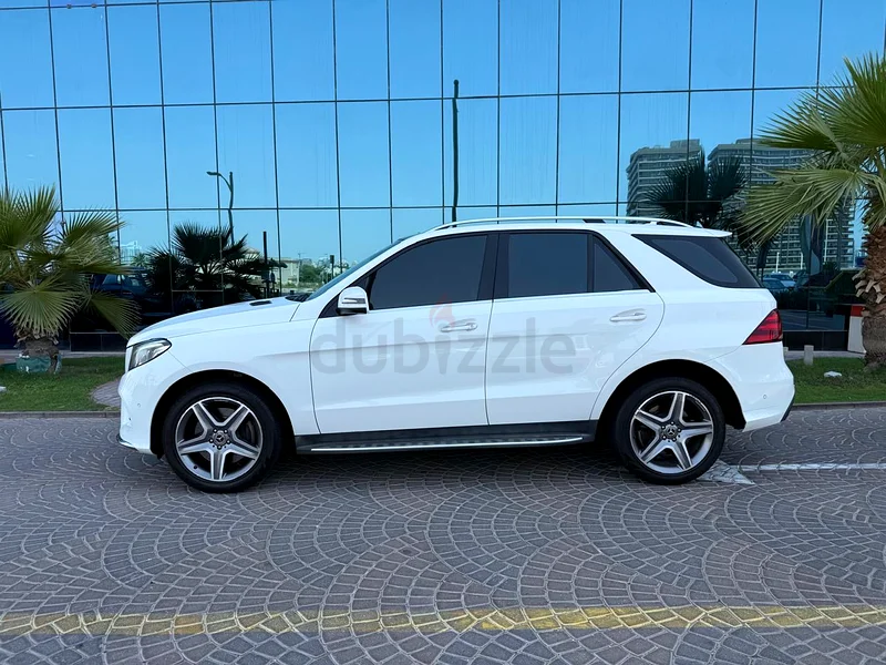 GLE 400 AMG kit GCC Full service history accident free63399927782914111