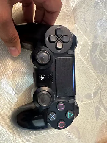 PS4 Dual Shock controller