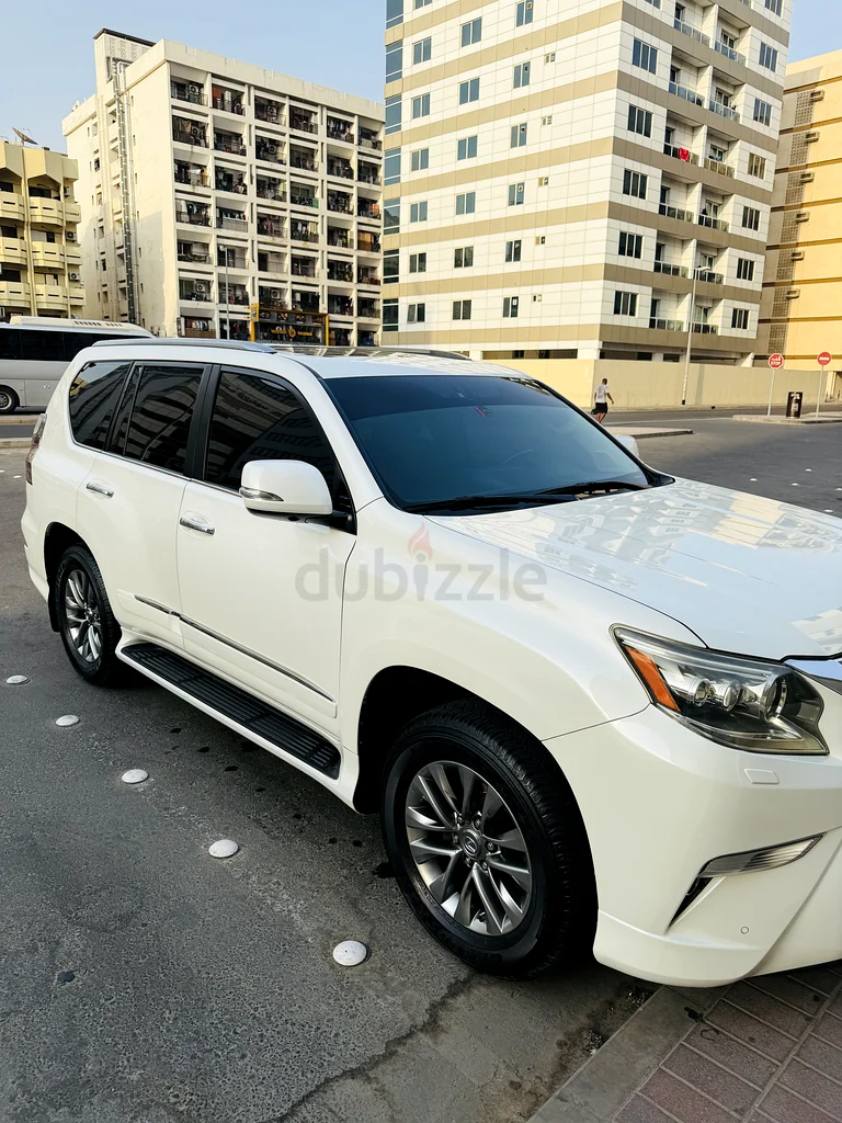 VERY NEAT AND CLEAN CAR JUST BAY AND DRIVE EVERYTHING IS GOOD WORKING CONTACT BY CALL OR WHATSAPP634069183974421121