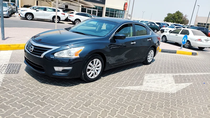 NISSAN ALTIMA 2013 USA  
SPACE VERY CLEAN  
CAR IN GOOD CONDITION  
RUNS AND DRIVES PERFECTLY63399969137282113