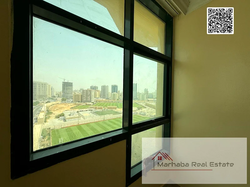 بيع شقة 2 غرفة نوم في برج رشيديه عجمان الإمارات 390,000/-درهم إماراتي بإطلالة على البحر والملعب63888603524355110