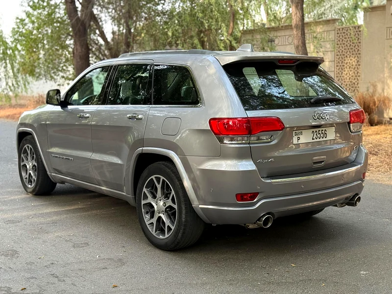 JEEP GRAND CHEROKEE OVERLAND V8 5.7 GCC SINGLE OWNER FULL SERVICE HISTORY AVAILABLE ORGINAL PAINT63398469310211114