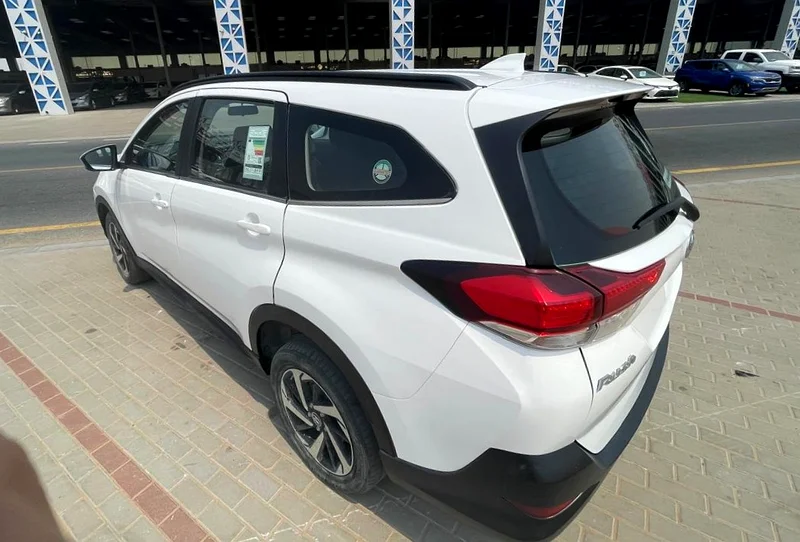 TOYOTA RUSH GCC  7 PASSENGERS63401321140098113