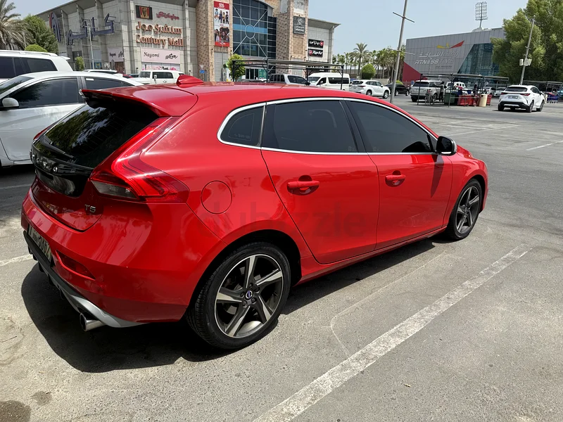 Volvo V40 in great condition priced reasonably63407356181763113