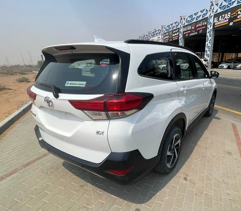 TOYOTA RUSH GCC  7 PASSENGERS63401321140098112