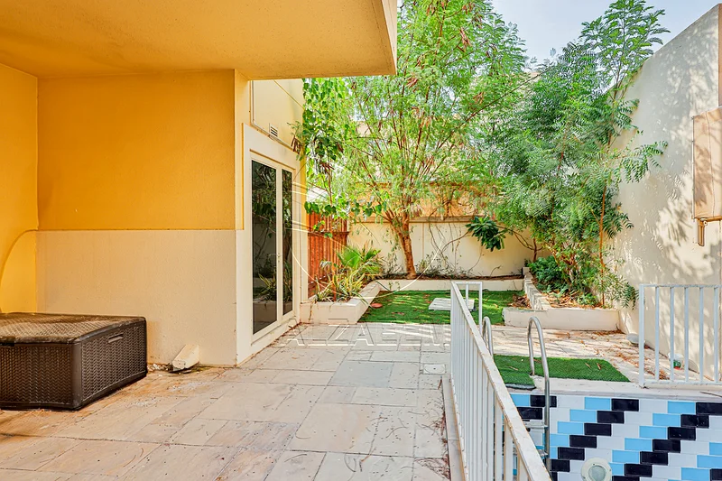 VACANT | Corner Villa with Private Pool | Type S634034015781151117