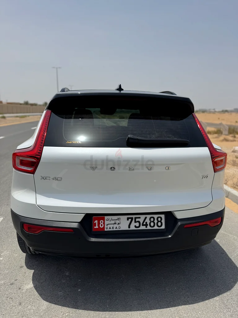 Volvo XC40 T4 – 2022 – Panoramic Roof – Low Mileage – AED 139,00063407356382978114