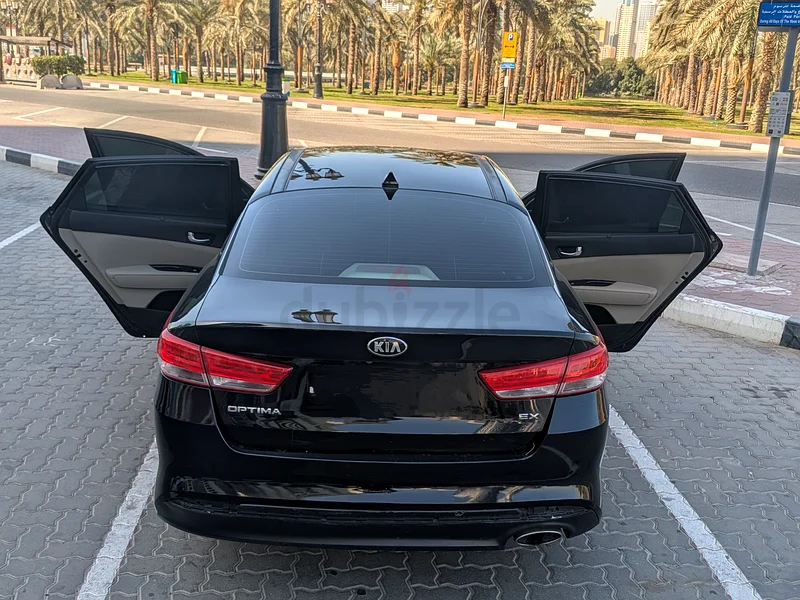 Kia Optima EX Premium (Full Panaromic Sunroof)63398622230403111