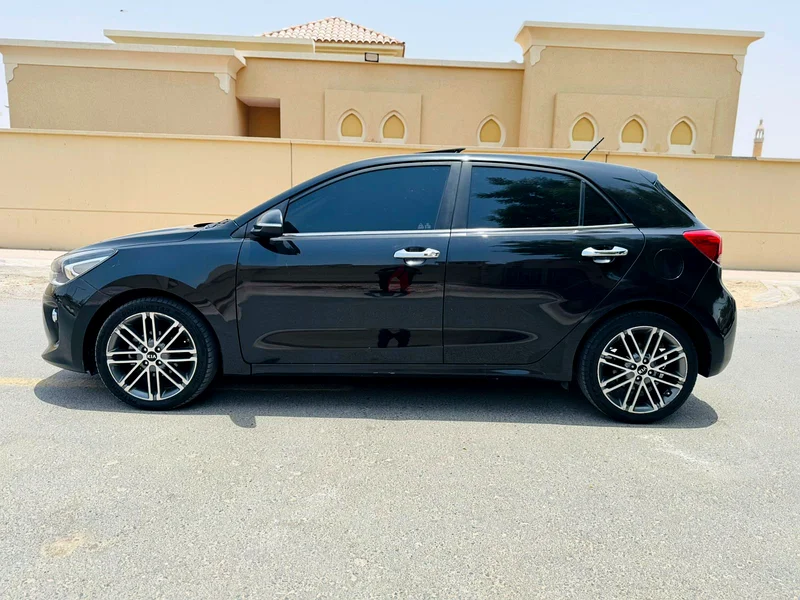 very neat car,very good milage,no problem at all.just buy and drive.GCC specs63398628022274113