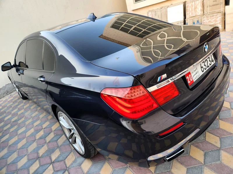 بي إم دبليو 750 لي 2010 في حالة ممتازة. سيارة عائلية مستعملة. بحاجة ماسة للنقد.63410294659842112