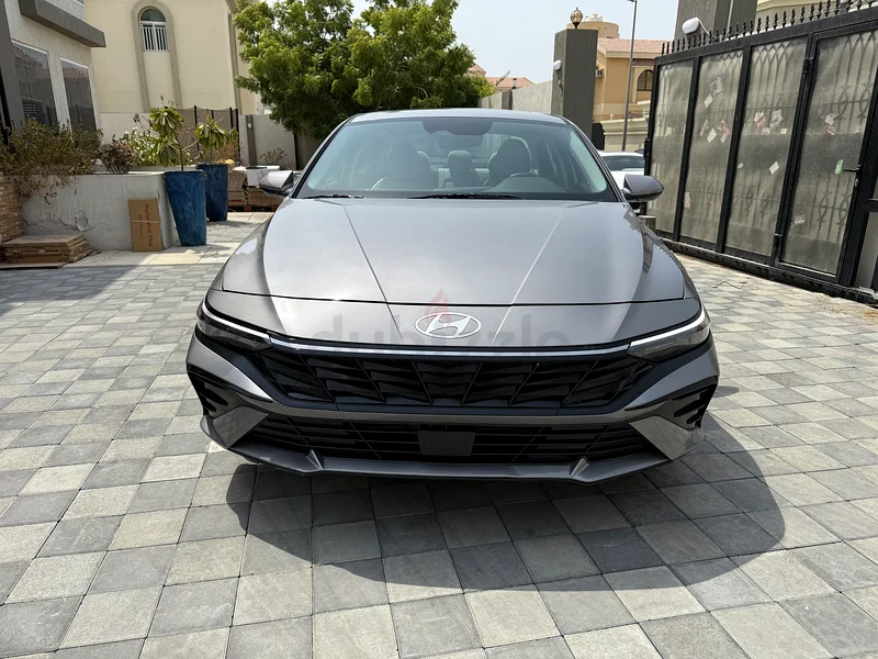 2025 Hyundai Elantra Limited 2.0  US Import Almost Brand New63406905272449113