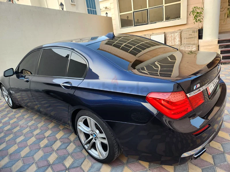 بي إم دبليو 750 لي 2010 في حالة ممتازة. سيارة عائلية مستعملة. بحاجة ماسة للنقد.63410294659842111