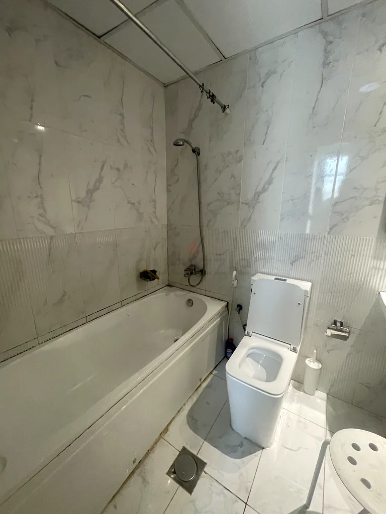 وحدة تنفيذية للإيجار في jvc63796580122113111