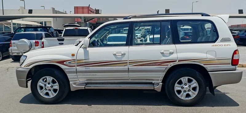 Toyota Land cruiser Model 200363399947679233111