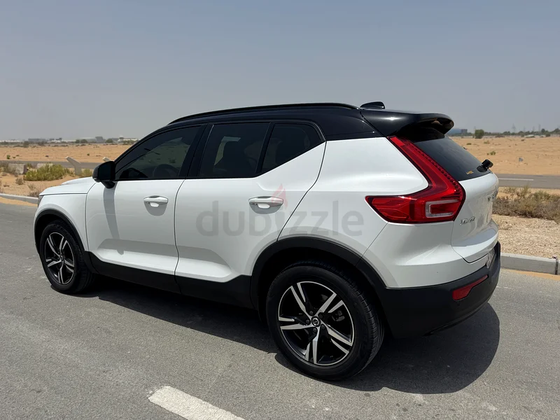 Volvo XC40 T4 – 2022 – Panoramic Roof – Low Mileage – AED 139,00063407356382978112