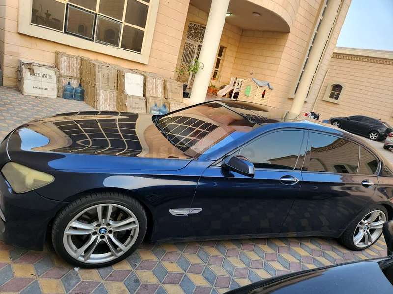 بي إم دبليو 750 لي 2010 في حالة ممتازة. سيارة عائلية مستعملة. بحاجة ماسة للنقد.63410294659842113