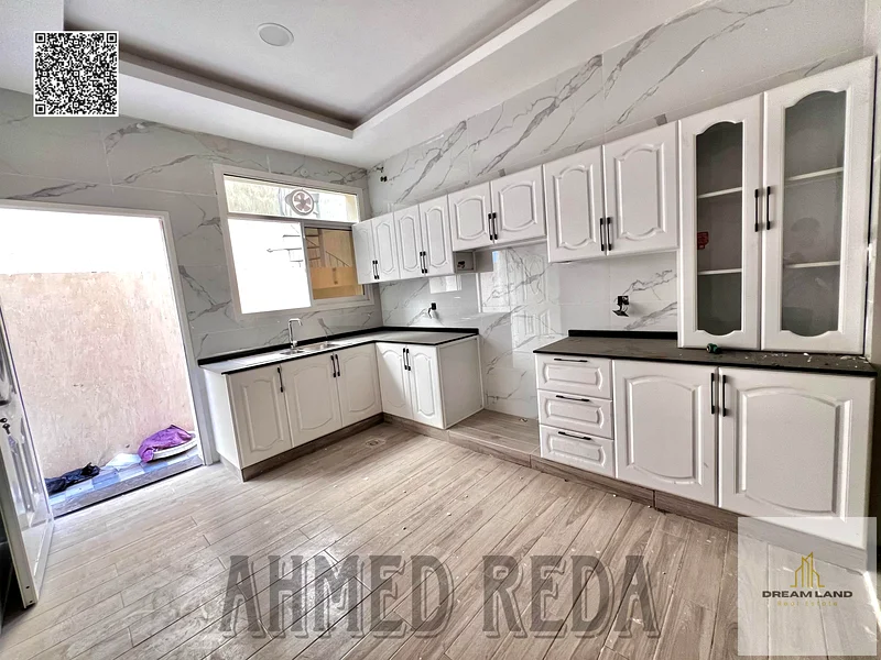 For sale, including electricity, water and air conditioning fees. Freehold for all nationalities.63892693099137113