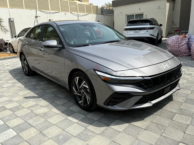 2025 Hyundai Elantra Limited 2.0  US Import Almost Brand New63406905272449112