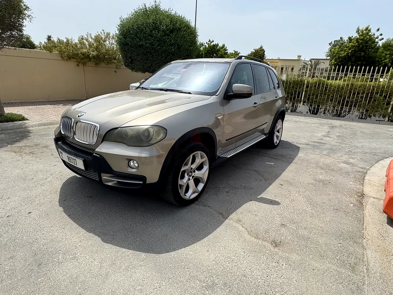 BMW 4.8i63406212766850112