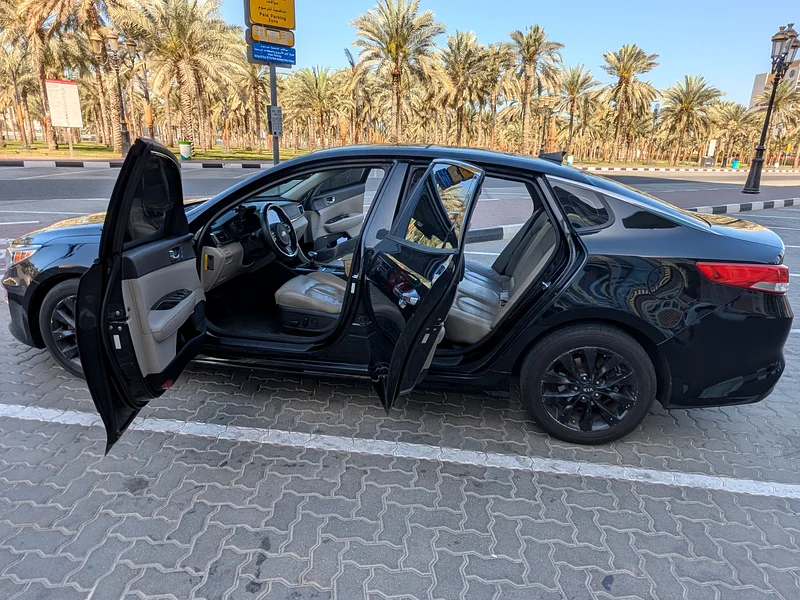 Kia Optima EX Premium (Full Panaromic Sunroof)63398622230403113