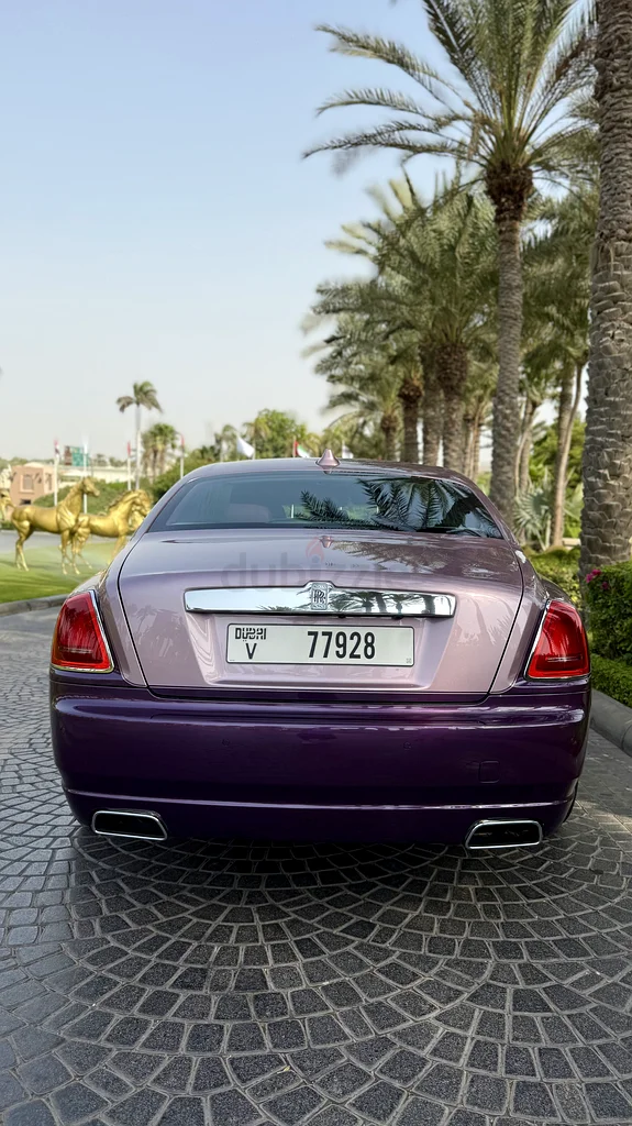 رولز رويس الملكية الفاخرة الأرجوانية - غوست63398532492289113