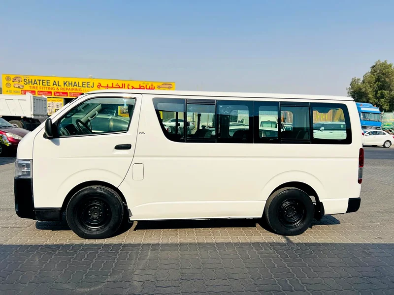Toyota Hiace // GCC space // Model 2011 // Full seats // Good condition63412309593474112
