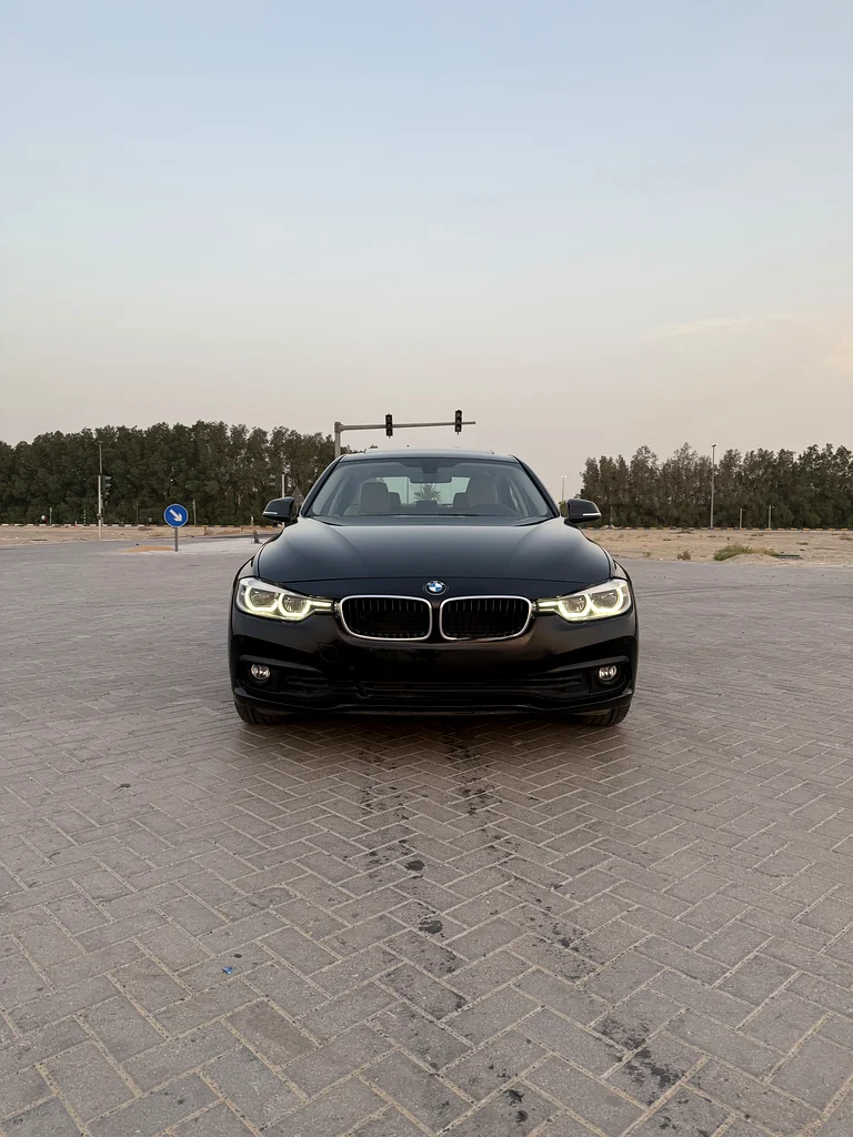 BMW 318i Gcc full option63406273220354112