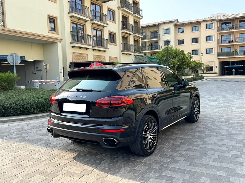 GULF SPECS 2016 PORSCHE CAYENNE 3.6LITRE V6 4WD (PLATINUM FULLY LOADED CHRONO PACK)63398657367554110