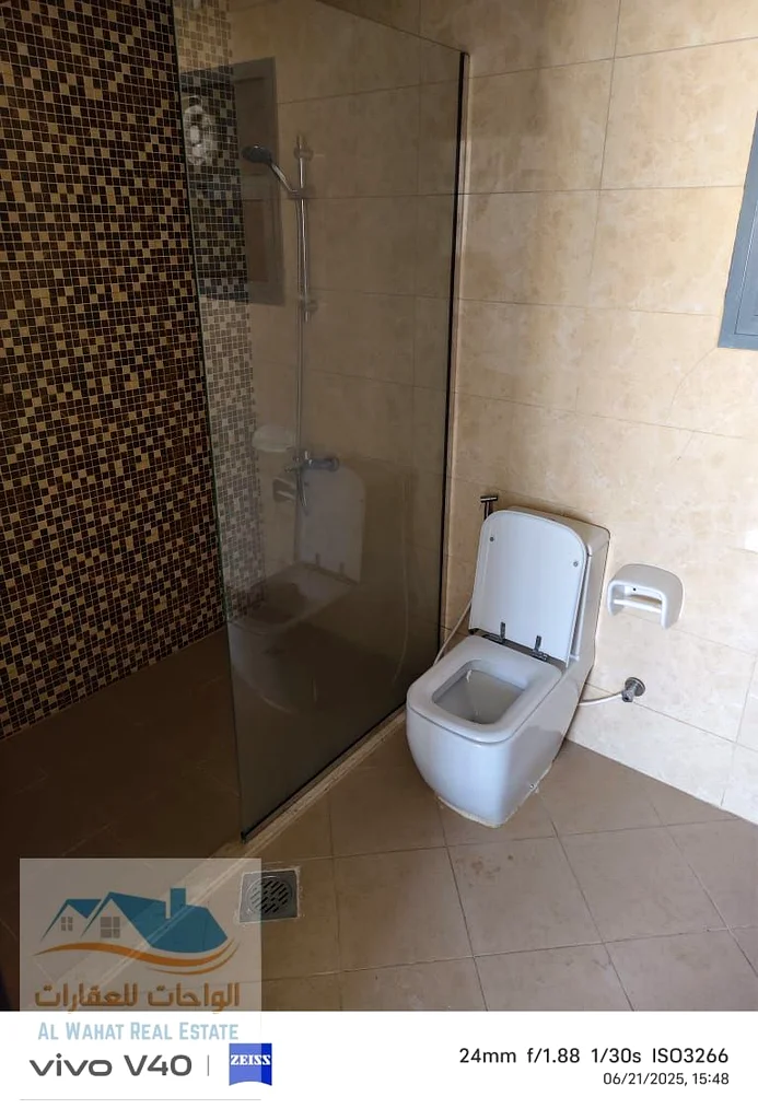 لإيجار سنوي، غرفتين وصالة مع شرفة - عجمان الجرف 363714534600321114