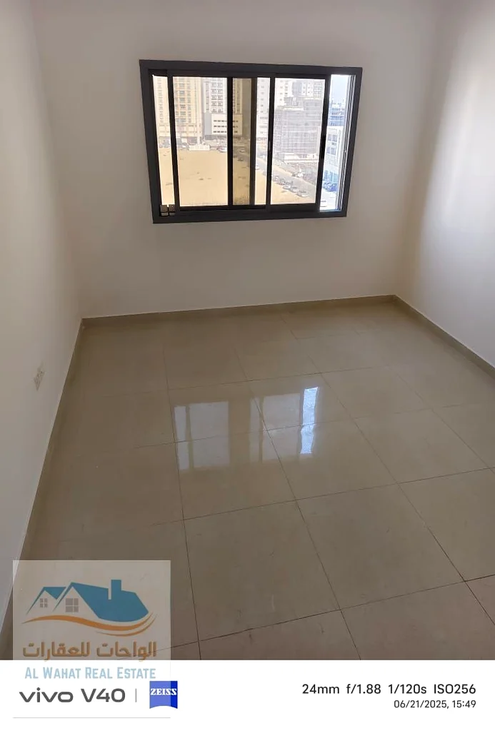 لإيجار سنوي، غرفتين وصالة مع شرفة - عجمان الجرف 363714534600321111
