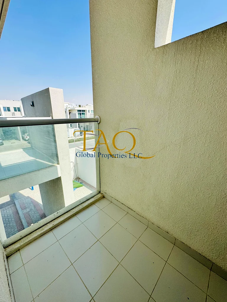 SINGLE ROW | 3 BEDROOM TOWNHOUSE | VACANT ON TRANSFER | GATED COMMUNITY | PARK VIEW |64003832468481114
