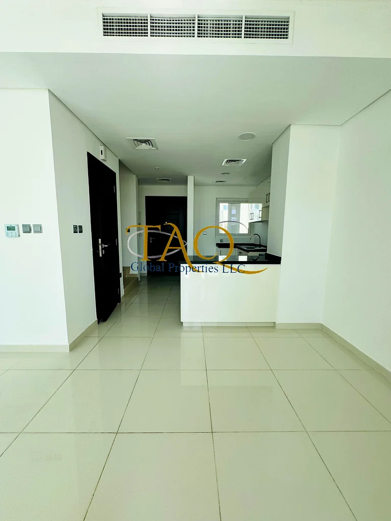 SINGLE ROW | 3 BEDROOM TOWNHOUSE | VACANT ON TRANSFER | GATED COMMUNITY | PARK VIEW |64003832468481110
