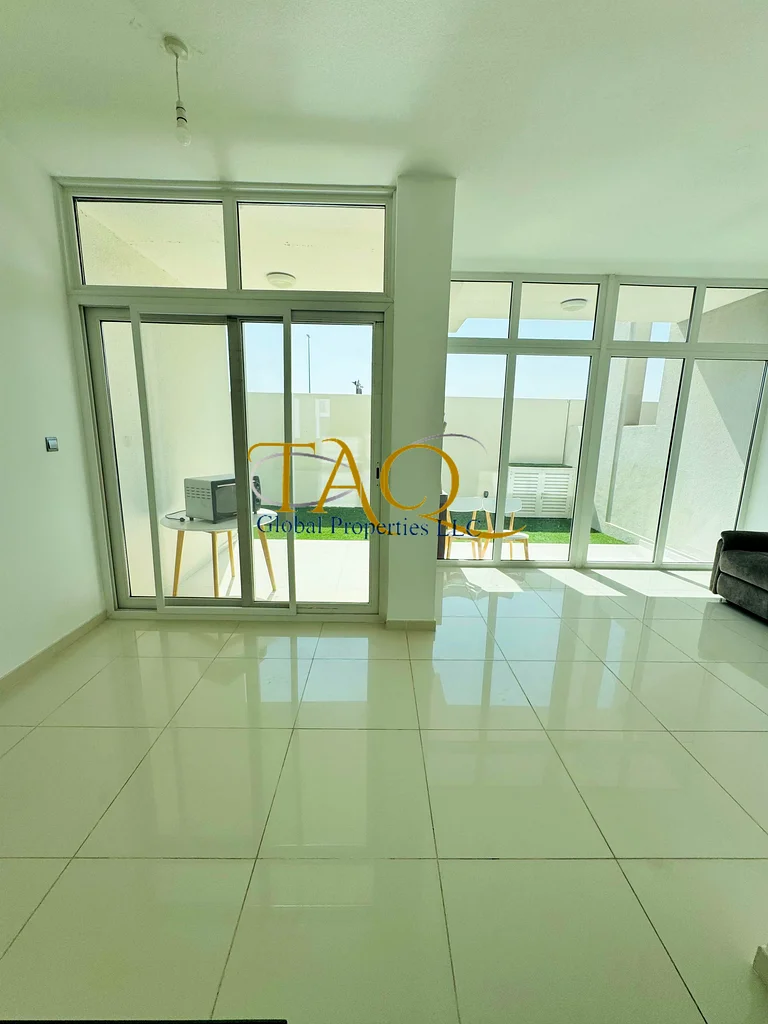 SINGLE ROW | 3 BEDROOM TOWNHOUSE | VACANT ON TRANSFER | GATED COMMUNITY | PARK VIEW |64003832468481112
