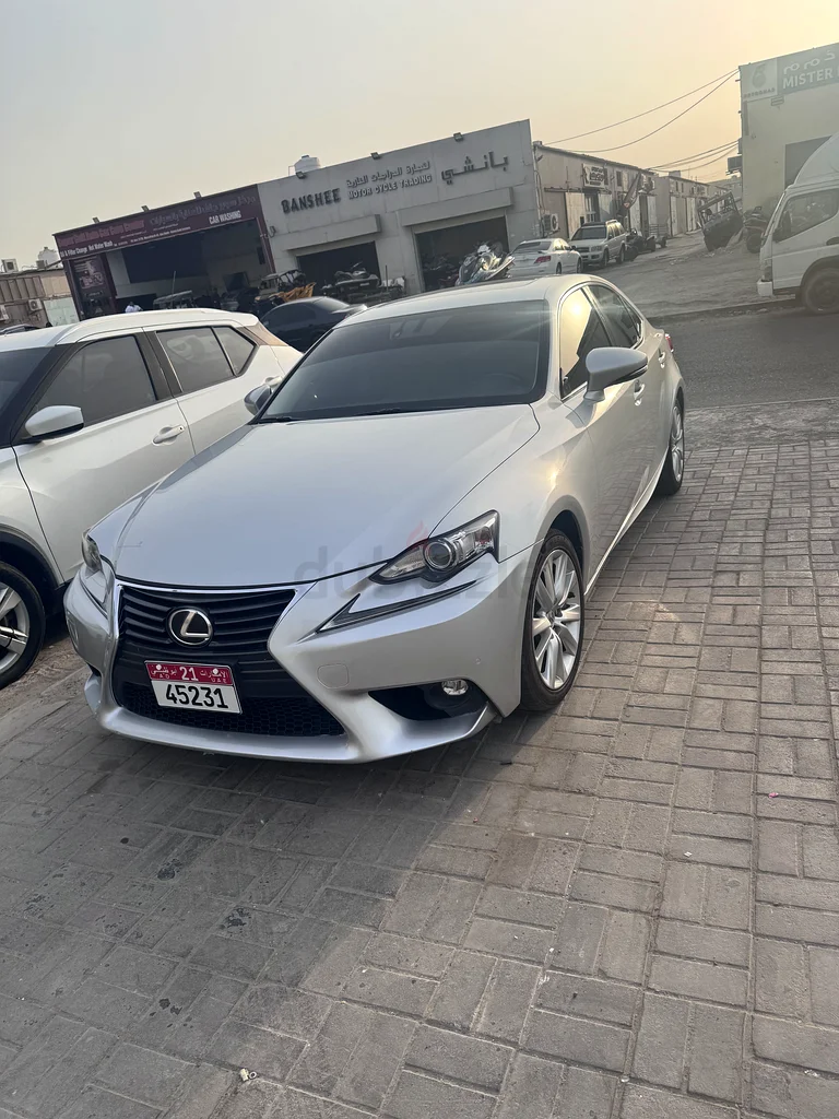 لكزس IS200T63398642173825118