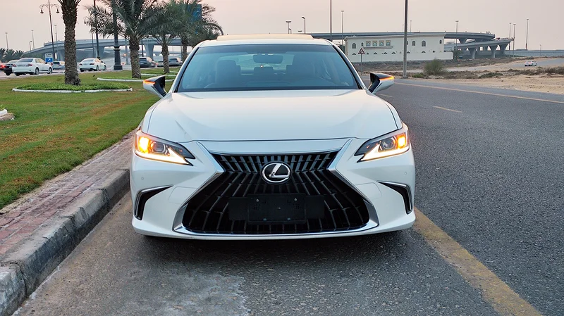 LEXUS ES300H 2021 GCC ORIGINAL PAINTE FULL OPTION WITH SUNROOF LEATHER SITES CROSS CONTROL SYSTEM CL63398647176193111
