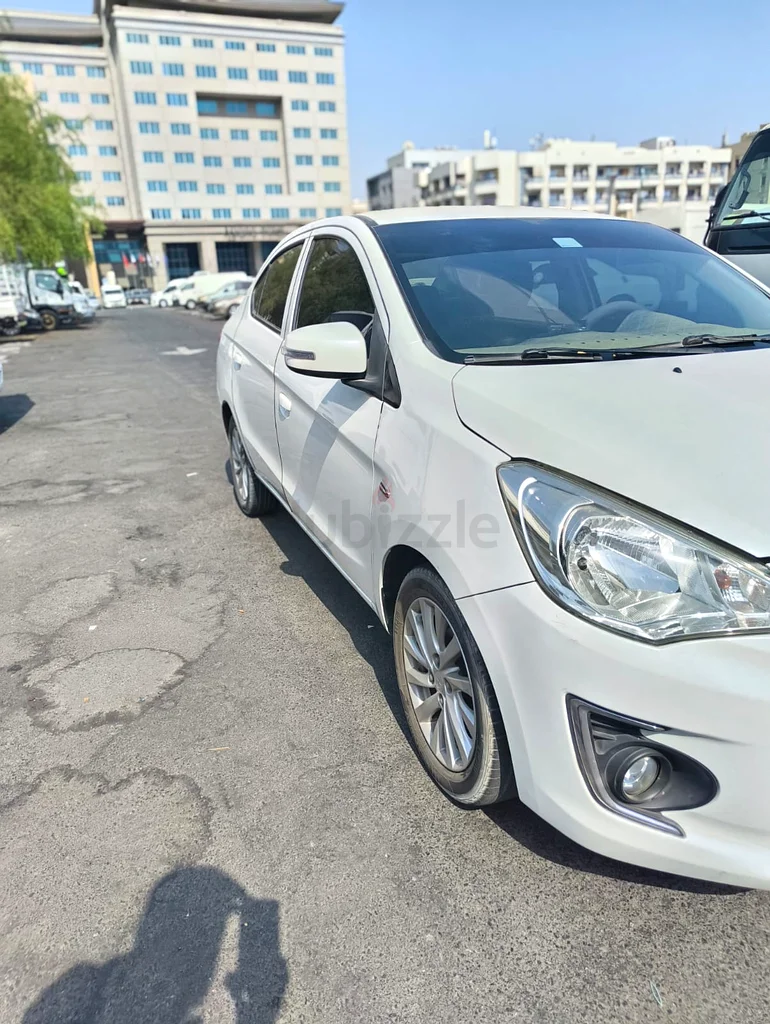Mitsubishi Attrage model 202063398591950979111
