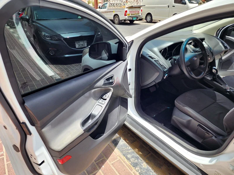 CAR FOR SALE FORD FOCUS 2013 FAMILY DRIVE 12500 AED63406540194818114